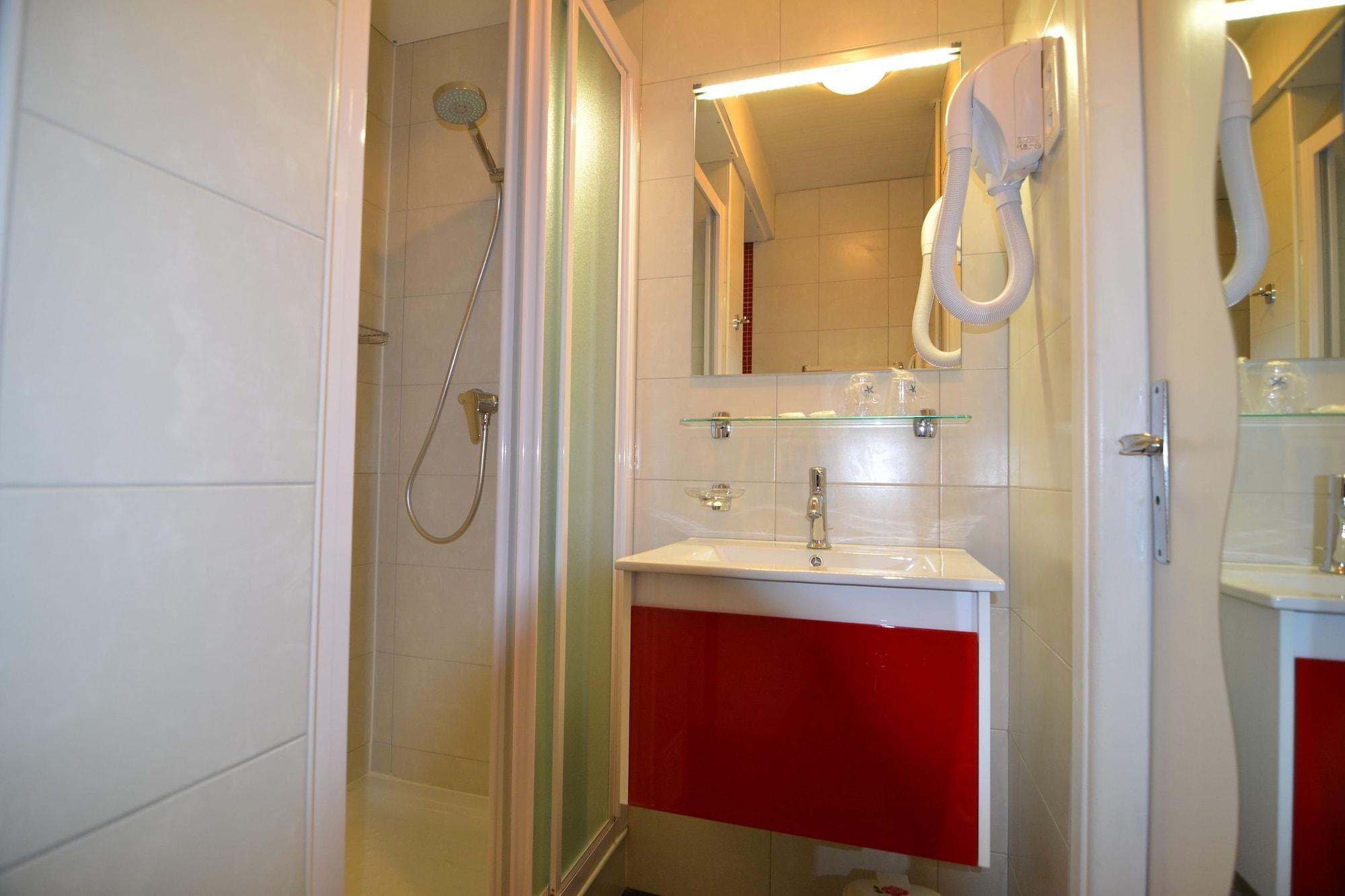 Brit Hotel Cahors - Le France Bagian luar foto
