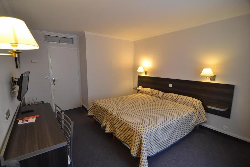Brit Hotel Cahors - Le France Bagian luar foto