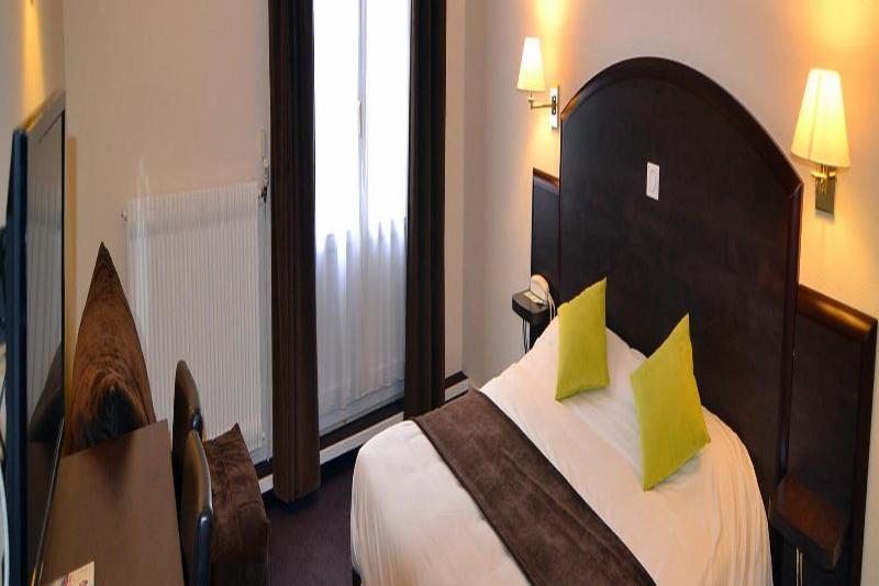 Brit Hotel Cahors - Le France Bagian luar foto