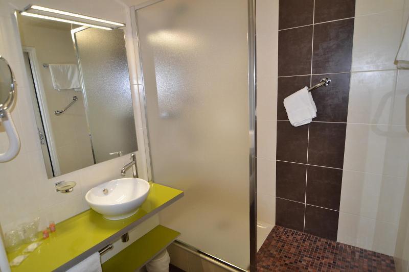 Brit Hotel Cahors - Le France Bagian luar foto