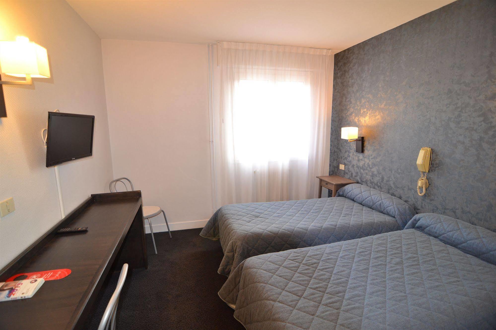 Brit Hotel Cahors - Le France Bagian luar foto